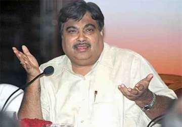 mamata should agree to cbi probe in saradha scam gadkari