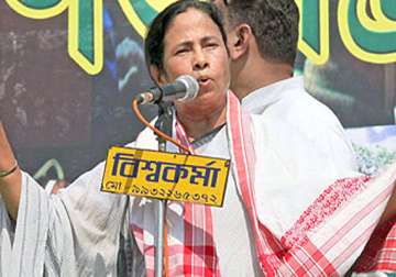 mamata declares tribals in junglemahal as bpl