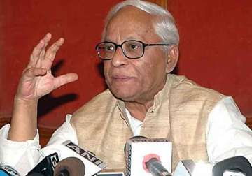 mamata govt driving away investors buddhadeb