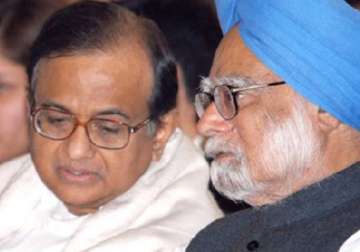 manmohan praises chidambaram as politically savvy leader