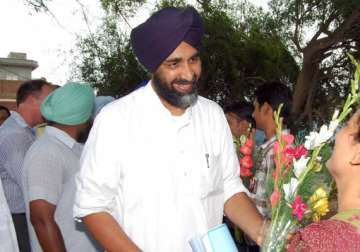 manpreet offers to quit politics if sad manages rally in vancouver