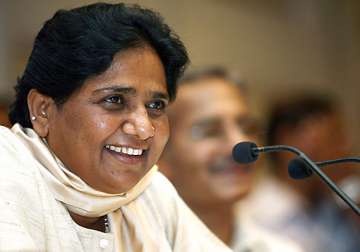 mayawati backs pranab s candidature for president s job