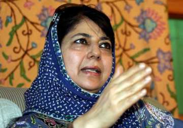 mehbooba mufti meets ram vilas paswan informs him about shortage of ration