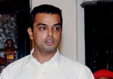 milind deora under fire for questioning rahul s advisers