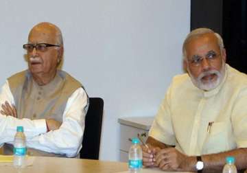 modi holds one on one meeting with advani in delhi