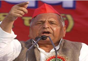 mulayam attacks modi on 2002 carnage