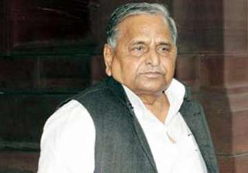 mulayam calls on hospitalised chautala