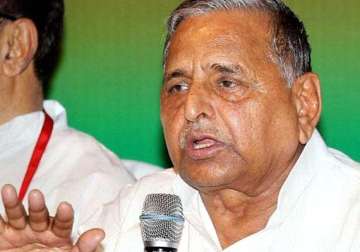 mulayam lauds advani again says he is the tallest leader