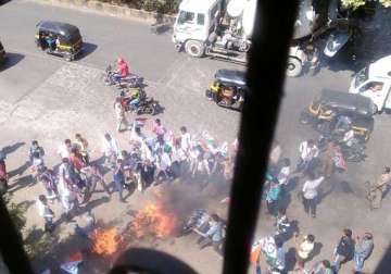 mumbai office of aap attacked by ncp activists