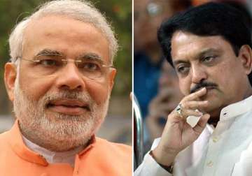 narendra modi offers medical help to vilasrao deshmukh