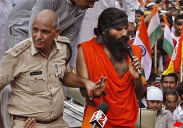 naveen supports ramdev s movement against corruption