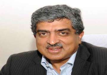 nilekani meets kpcc chief fuels speculation about political entry