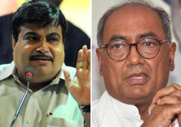 gadkari files defamation case against digvijay singh