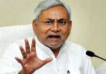 nitish kumar takes a dig at politicians who constantly tweet
