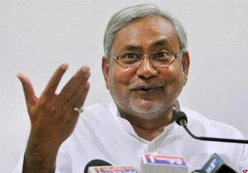 nitish favours mid term polls amid crisis at centre