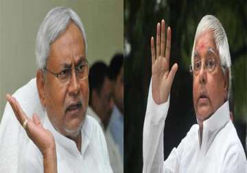 nitish thanks lalu for support appeals for unity against bjp