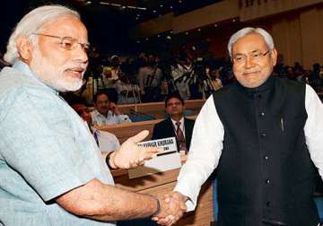 nitish was in mehfil enjoying cuisines after patna serial blasts modi