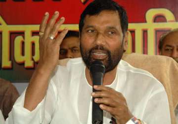 no one reads manifesto leader s intention important paswan