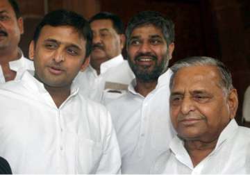 no relief for mulayam akhilesh in disproportionate assets case