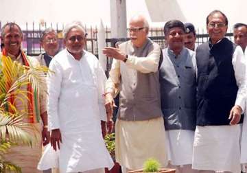 only nitish kumar invited to advani s rath yatra flag off