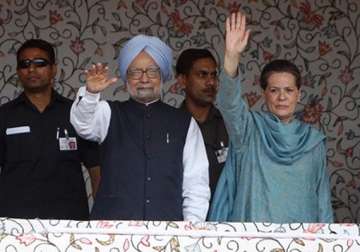 pm sonia visit tense srinagar hail kashmiriyat