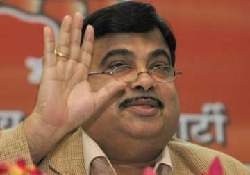 pm should quit on moral ground says gadkari