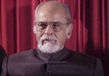 pm leaders pay homage to gujral