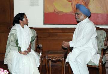 pm thanks mamata for extending support to pranab