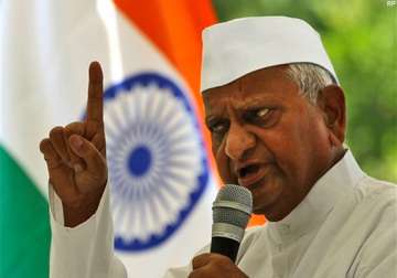 politicians looted more than the britishers says anna hazare