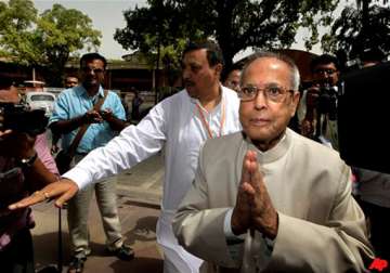 pranab seeks support in up for prez polls cm hosts lunch