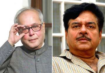 pranab should come clean on team anna s allegations says shatrughan sinha