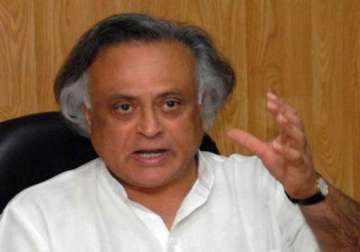 ramesh ticked off by congress for aap praise