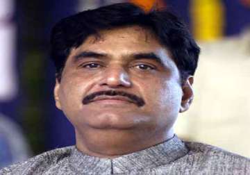 rs 8 cr expenditure speech ec lets off munde with advice