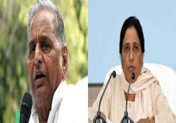 sp spreading rumour mulayam will leave azamgarh seat mayawati