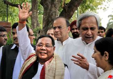 sangma geared up to give a tough fight to pranab