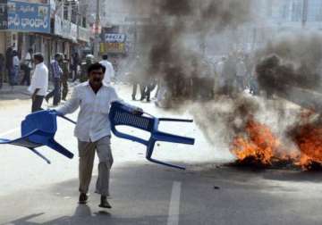 widespread protests over telangana hit seemandhra on second day