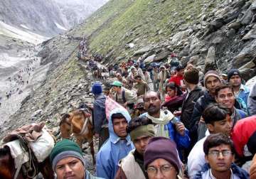 sena protests against ill treatment of amarnath pilgrims