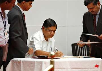 shettar sworn in as cm with full fledged ministerial team