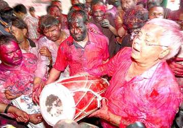sonia advani lalu other leaders to celebrate holi today