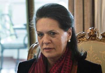 sonia gandhi flies to us for medical check up