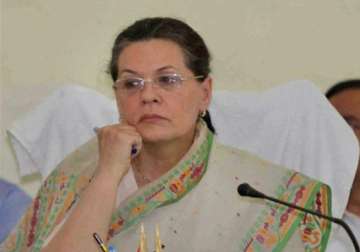 sonia holds strategy meet ahead of parliament session