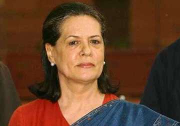 sonia holds strategy meet with congress leaders