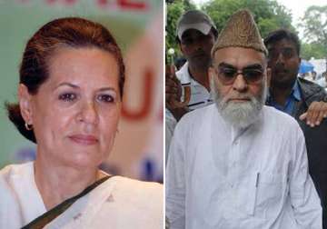 sonia meets jama masjid imam bukhari other maulanas says she joined politics only to protect secularism