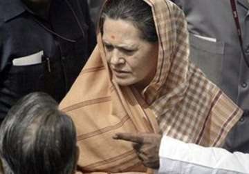 sonia gandhi meets floodhit people in rajasthan