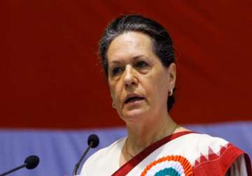 sonia meets doctors treating gangrape victim