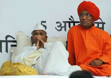 team anna to support strong lokpal bill swami agnivesh