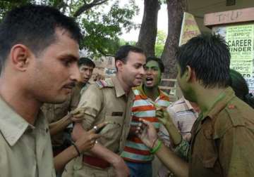 trinamool workers ransack cpi m offices in bengal after sfi activists heckle amit mitra in delhi