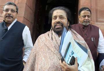trinamool mps to attend sonia s luncheon