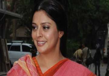 up congress mla misbehaves with actor nagma during roadshow
