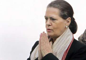 us court asks sonia gandhi to provide passport copy by april 7